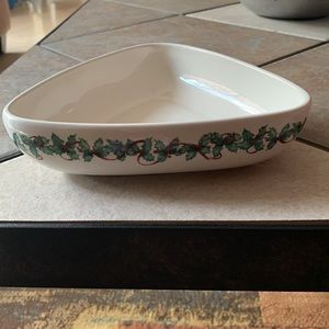 CLAIRE BURKE. Triangle Shaped Holiday Dish.‎ Holly Trim.